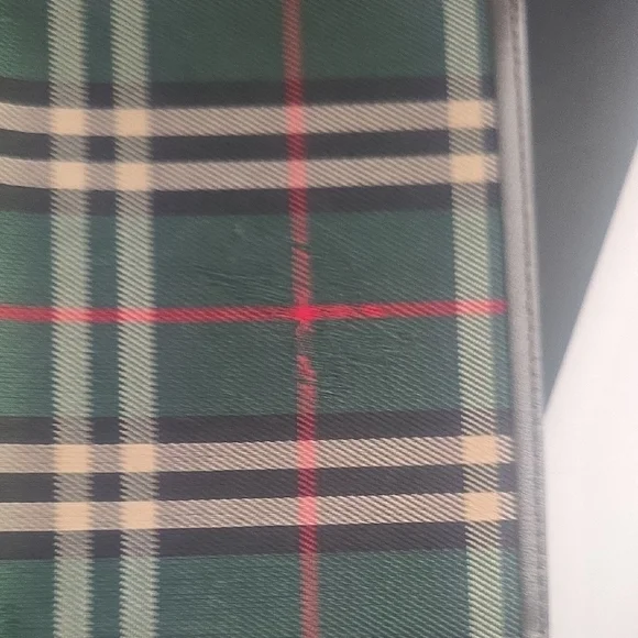 Burberry Green and Red Plaid Wallet Card Holder Great Condition Authentic - Picture 9 of 10